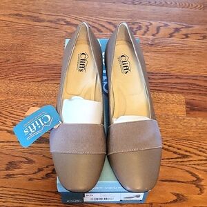 - Cliffs genuine leather women shoes.